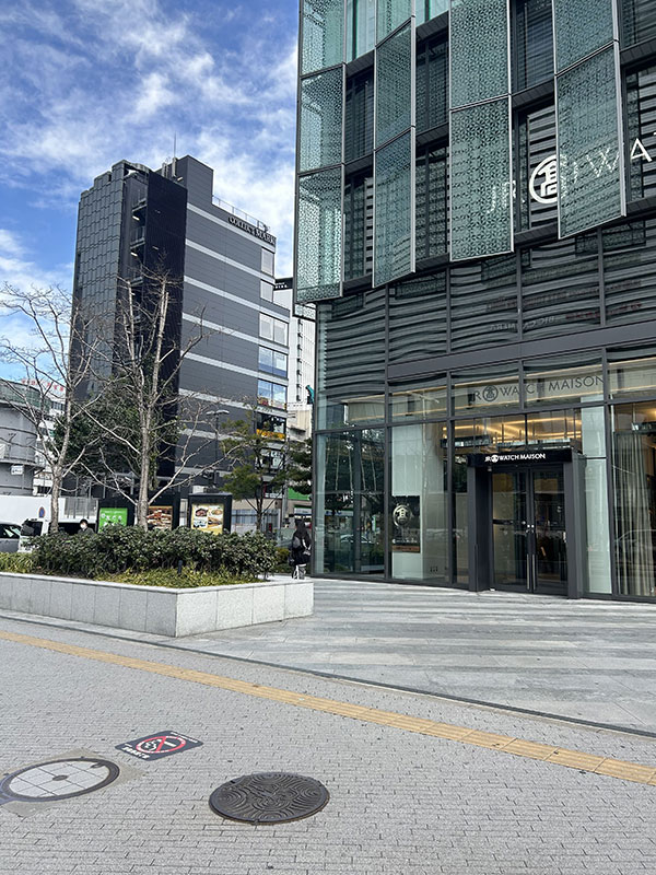 ② 大名古屋ビルジング正面にし左側の路地を真っ直ぐ進行